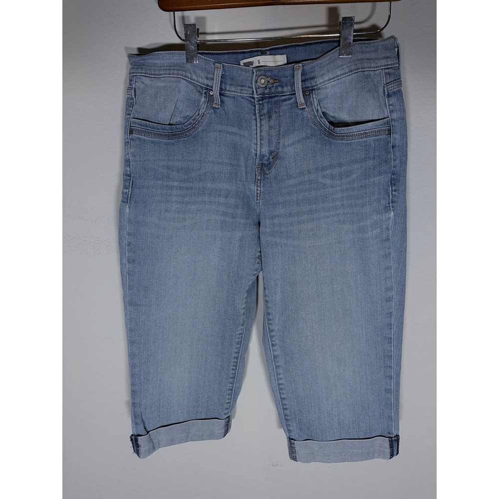 Levis Womens Light Wash Denim Bermuda Shorts Size 8 Rolled Cuffs Stretch